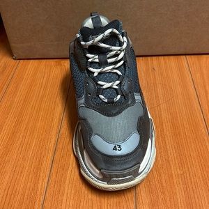 Sz 9 Balenciaga triple s